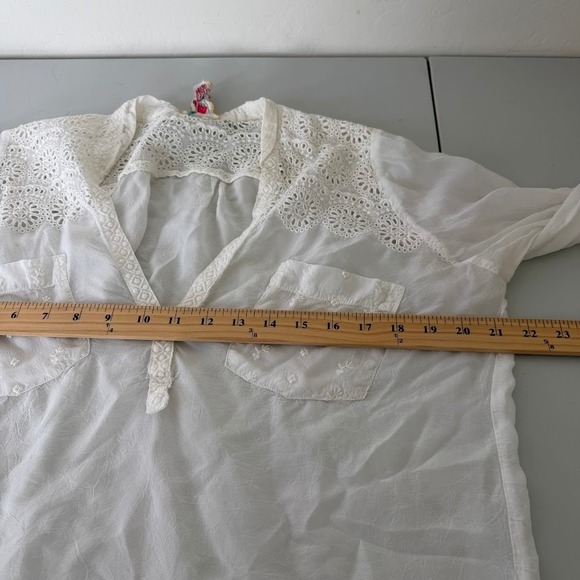 Johnny Was White Embroidered‎ Floral Eyelet Boho Sheer V Neck Blouse Top Size M - Picture 7 of 11